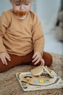 Safari Wooden Latch & Discovery Board