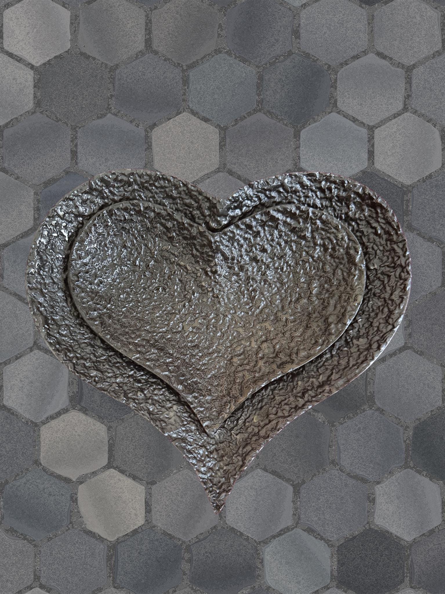 Elegant Heart-Shaped Lacquered Decor Dishes  Aluminium (Set of 2)